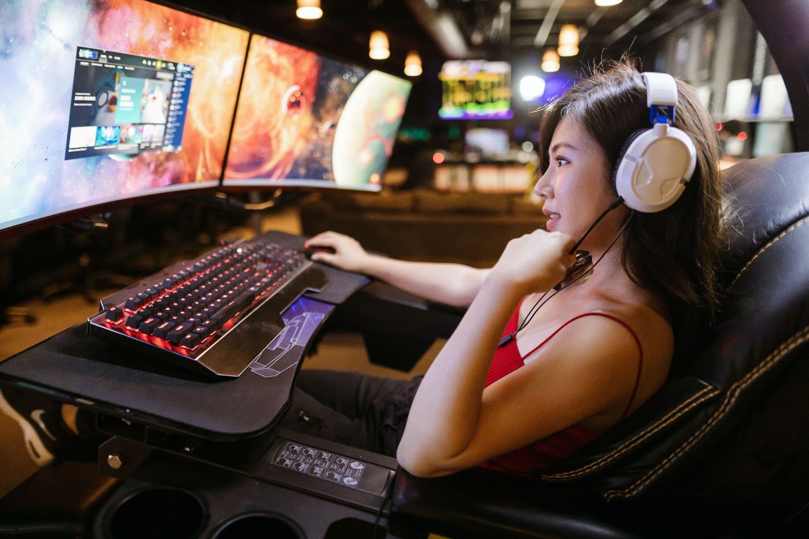 a girl gamer streaming a game